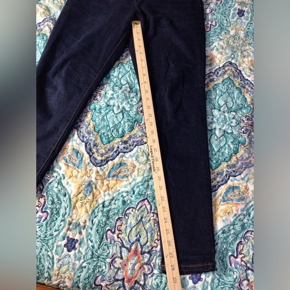 Jessica Simpson Dark Wash kiss me skinny Women's Jeans. (0109) - Picture 3 of 8